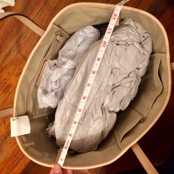 🎉HP 2x🎉 NEW Coach tote - Picture 5 of 8